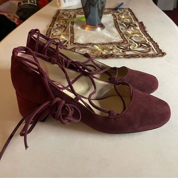Karl Lagerfeld Charlie Suede Garnet Lace Up Pump - Picture 2 of 8